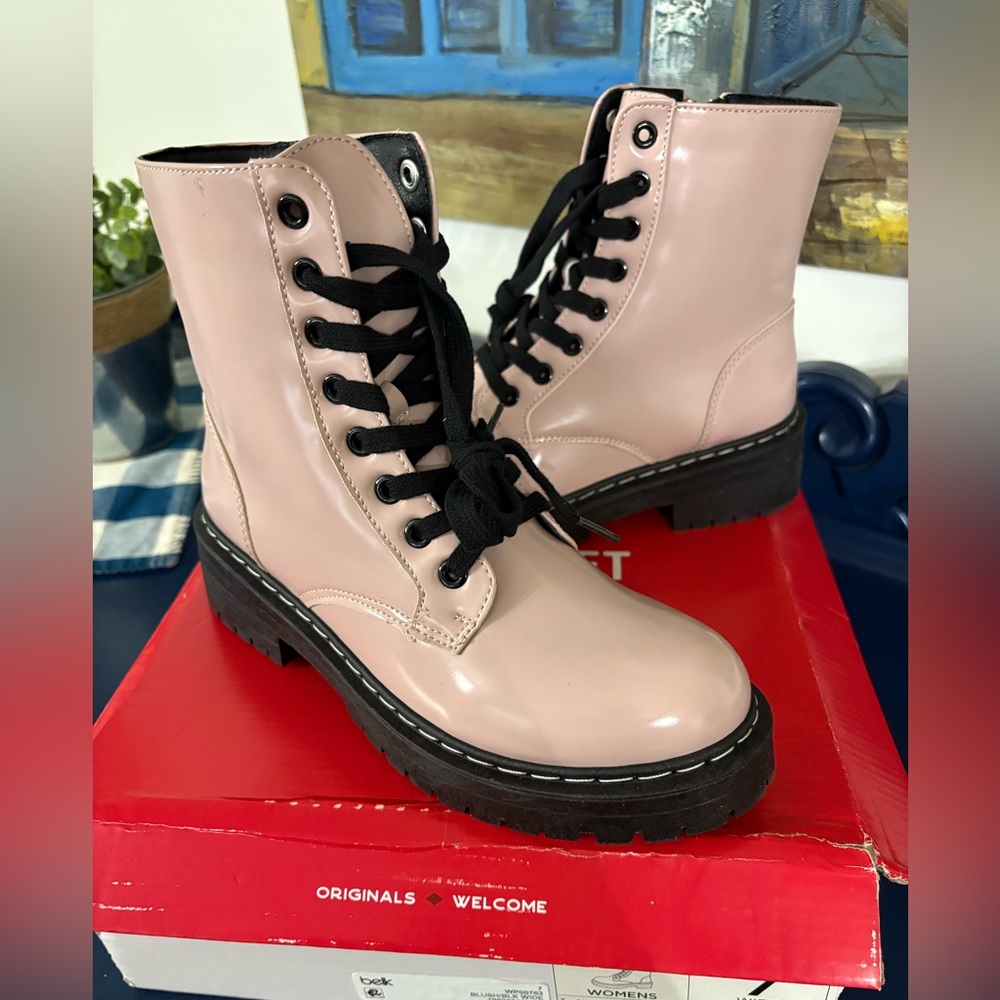 Trendy Blush Pink Combat Boots Size 7 Wide  New in box